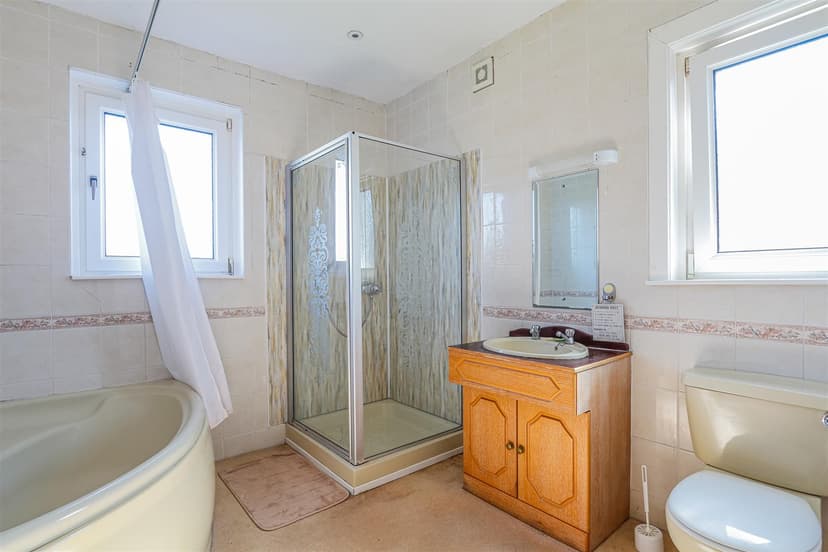 10 Windermere Avenue - Image 9