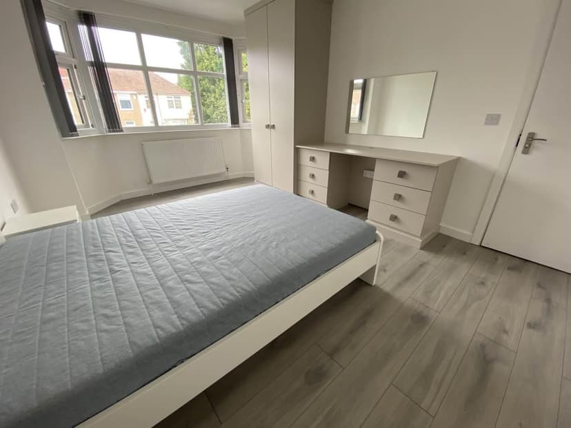 198 Dovercourt Road - Image 5