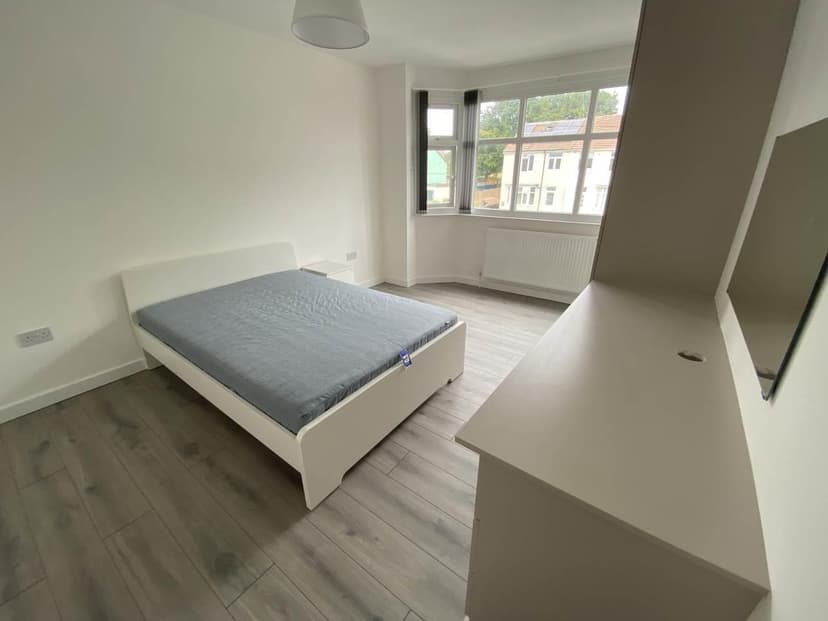 198 Dovercourt Road - Image 10