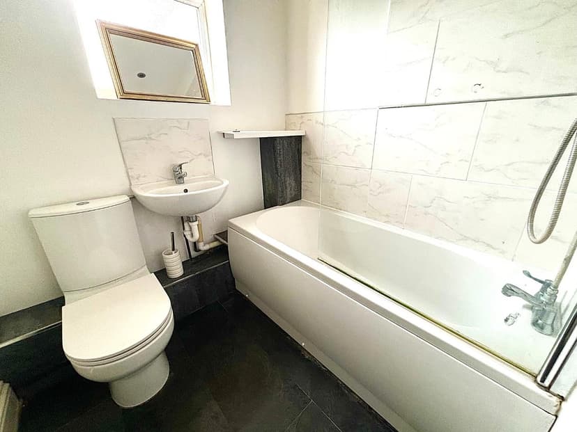 Flat 3, 78 Northville Road - Image 7