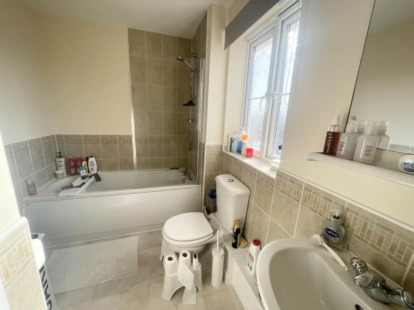 74 Montreal Avenue - Image 4