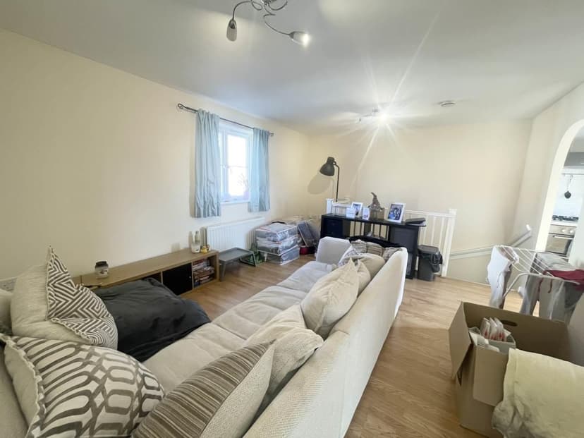 74 Montreal Avenue - Image 2