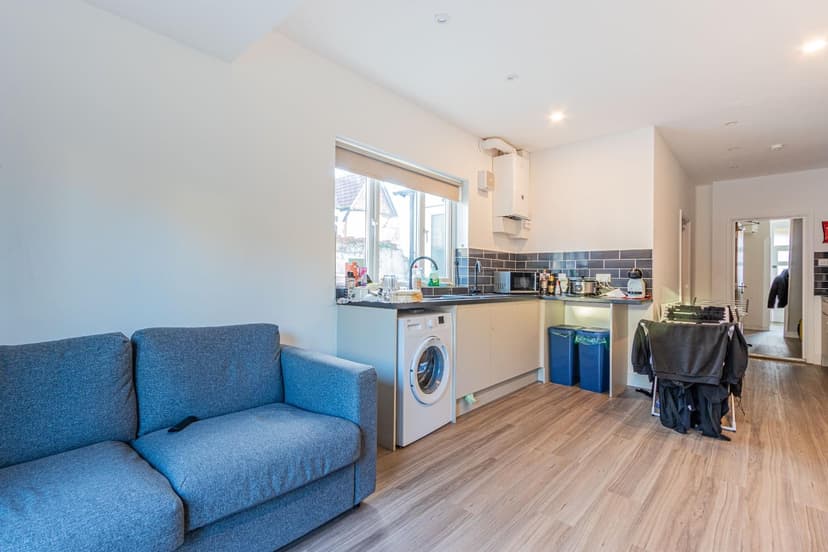 10 Brithdir Street - Image 3