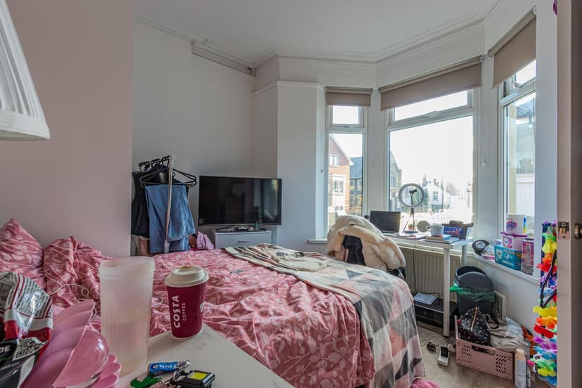 10 Brithdir Street - Image 9