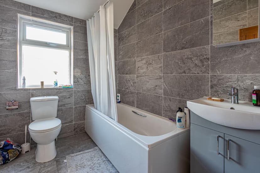 10 Brithdir Street - Image 15