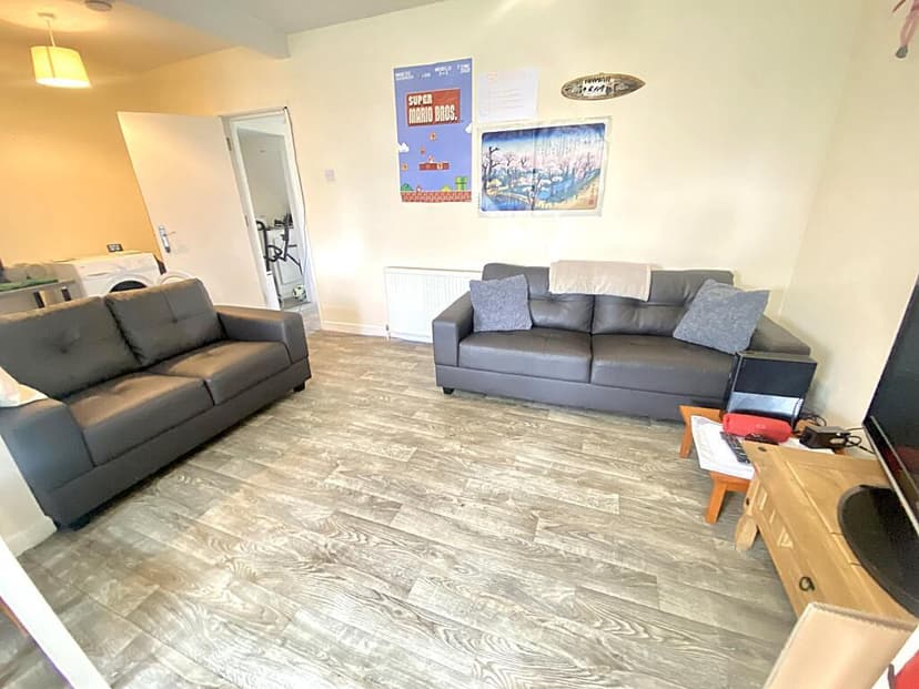 47 Eighth Avenue - Image 2