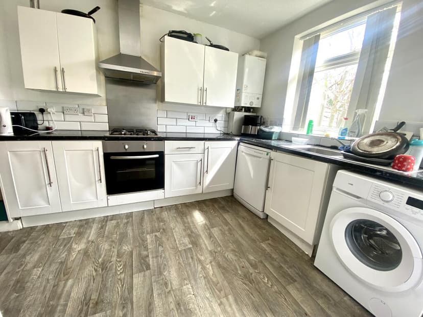 47 Eighth Avenue - Image 9