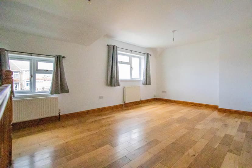 4 Dorchester Road - Image 3