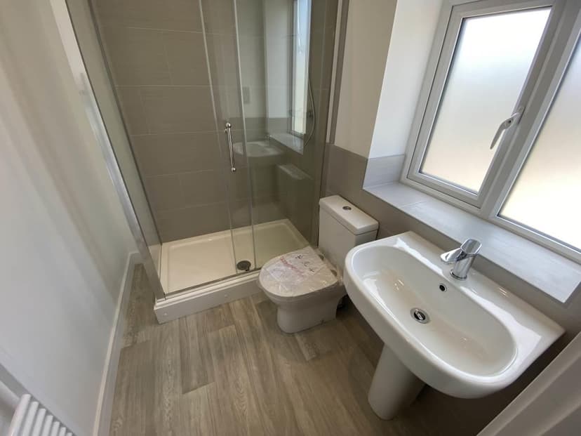 Flat 4, 30 Eastlyn Road - Image 6