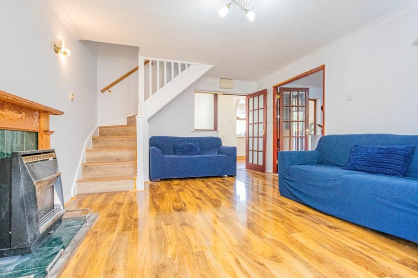 10 Ash Walk - Image 2