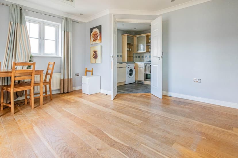 79 College Way - Image 4