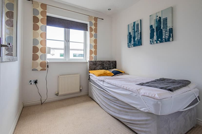 79 College Way - Image 5