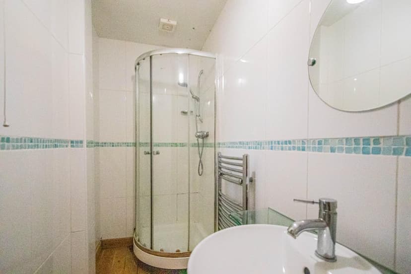 Flat 2 Manx Mews, 10 Manx Road - Image 7