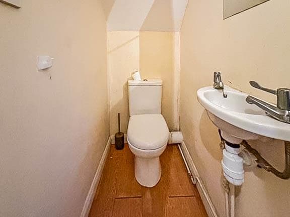 GFF 19 Wades Road - Image 8