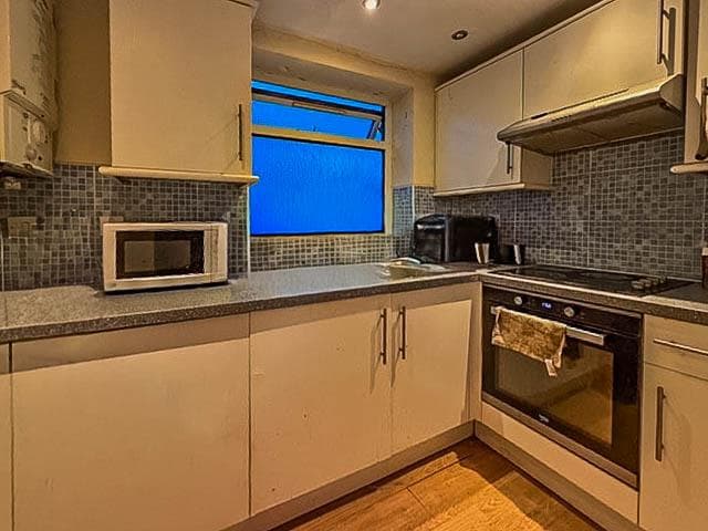 GFF 19 Wades Road - Image 3