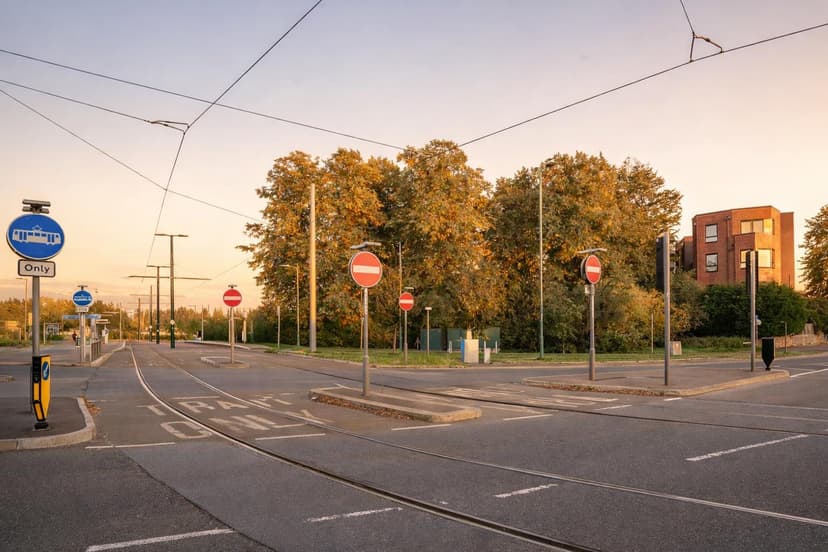 Robin Hood, 1 Queens Road East - Image 7