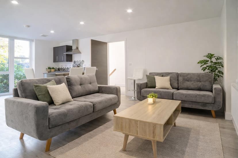 Robin Hood, 1 Queens Road East - Image 5