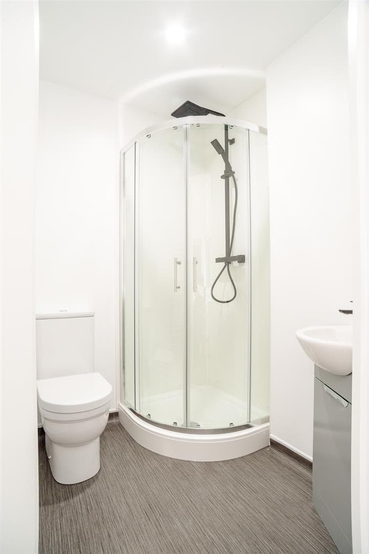 The Cave, 1 Queens Road East - Image 9