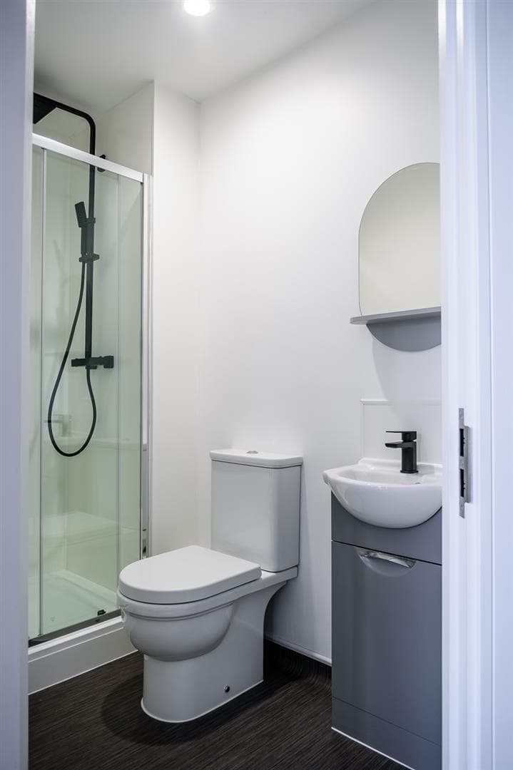 The Cave, 1 Queens Road East - Image 8