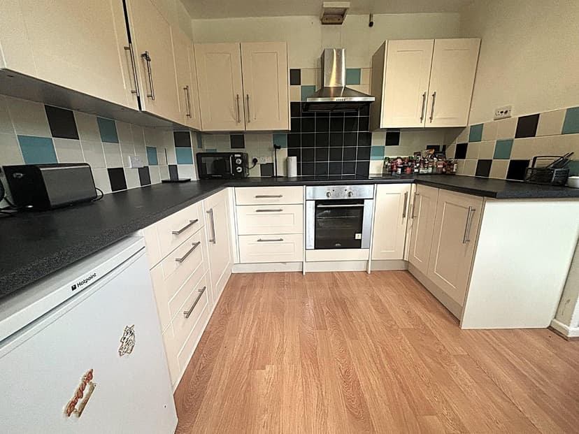 57 Dorchester Road - Image 9