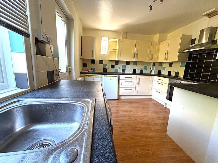 57 Dorchester Road - Image 11