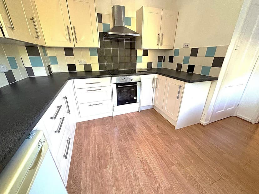 57 Dorchester Road - Image 3