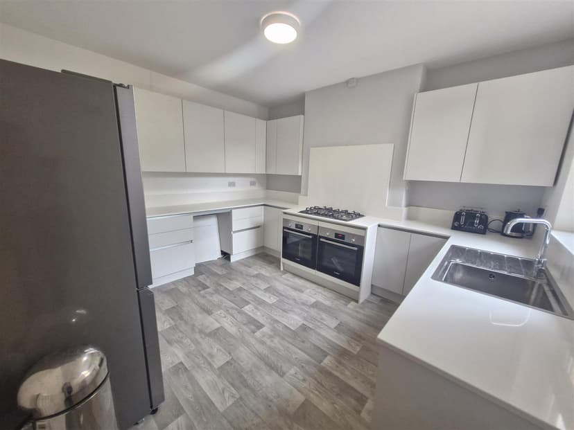 108 Portland Road - Image 6