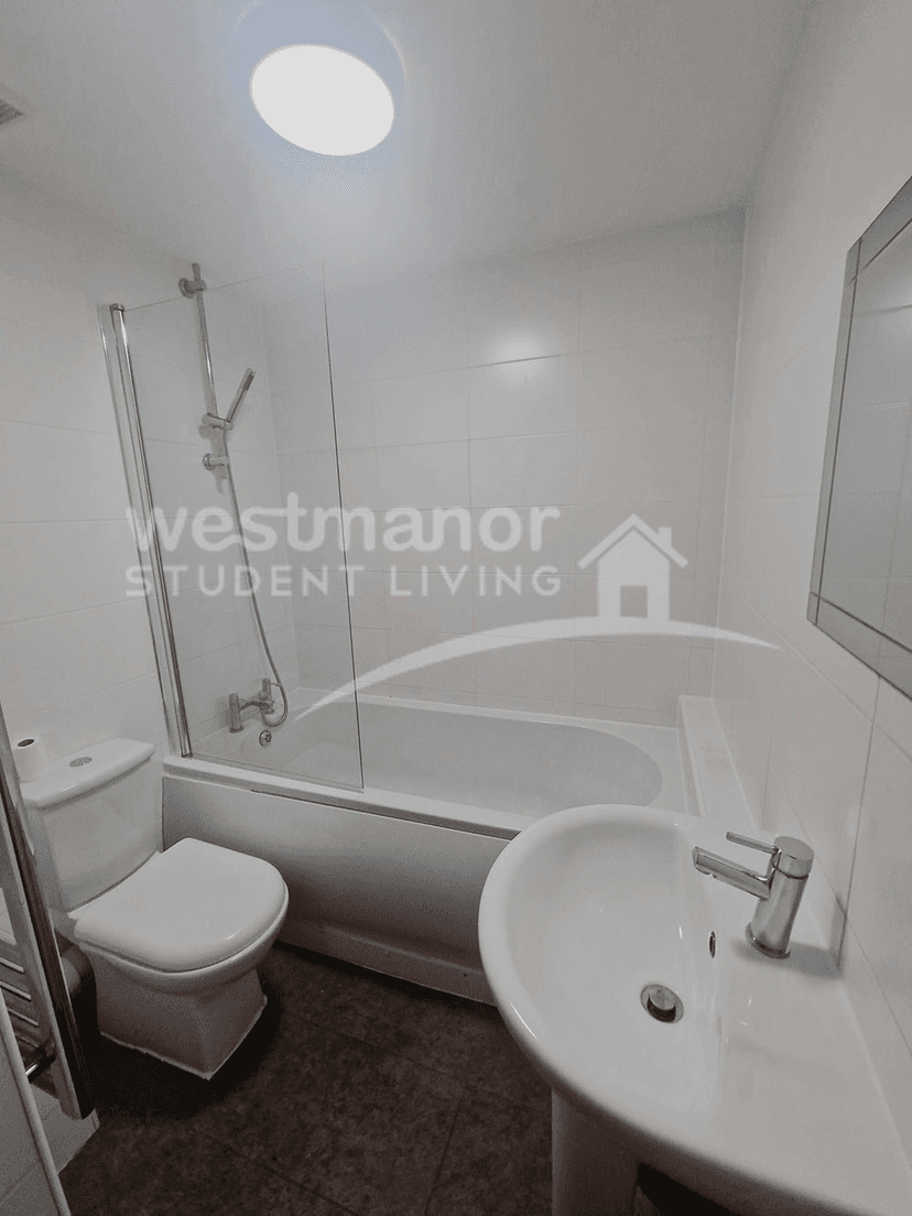 Charlesworth House - Image 9