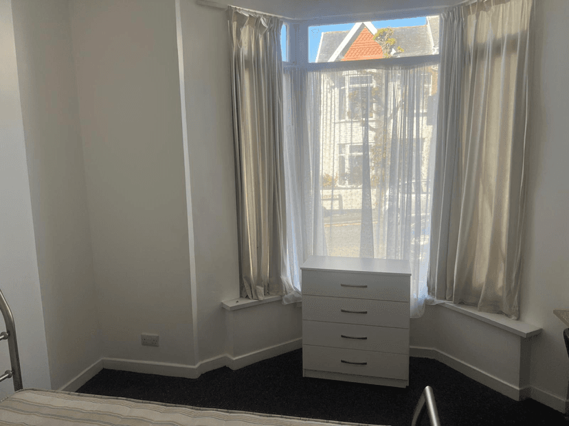 13 Ernald Place, Uplands, Swansea - Image 10