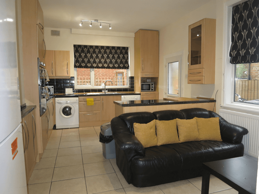 3 Ella Road, West Bridgford, Nottingham - Image 1