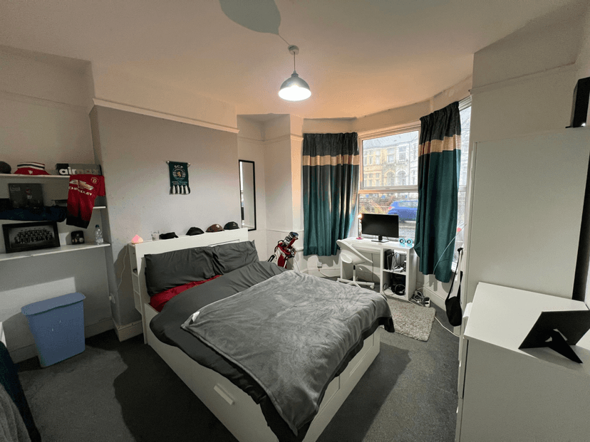 Cathays Terrace - Image 9