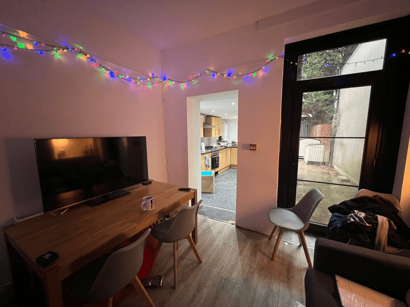 Cathays Terrace - Image 5