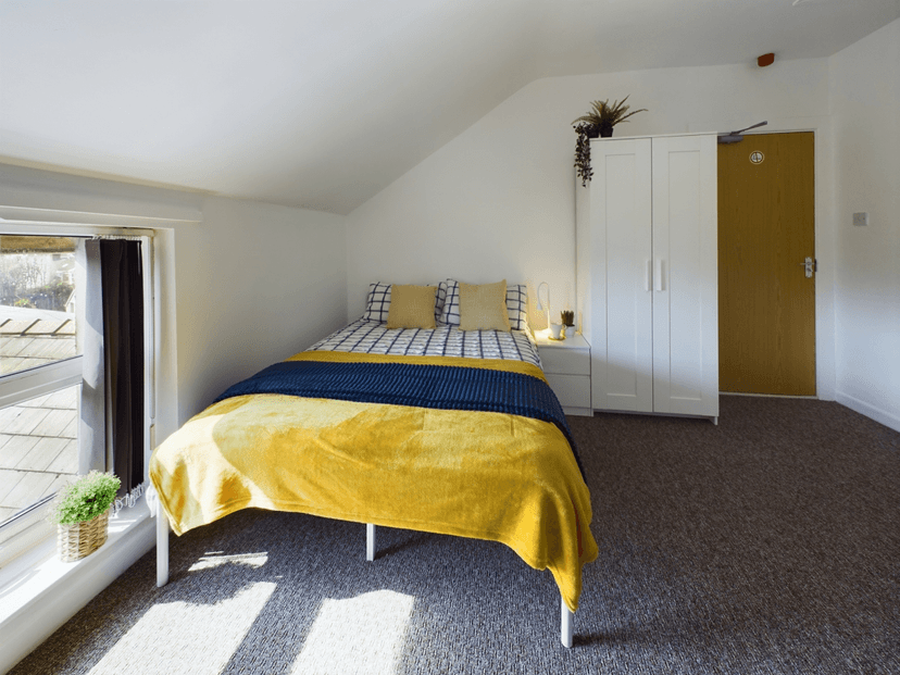 Gwydr Crescent, Uplands, Swansea - Image 3