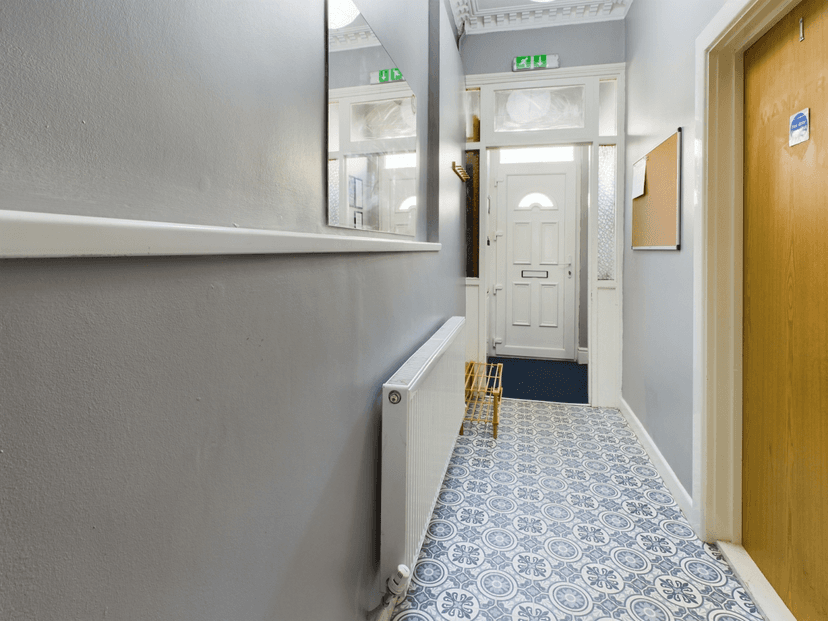 Gwydr Crescent, Uplands, Swansea - Image 5