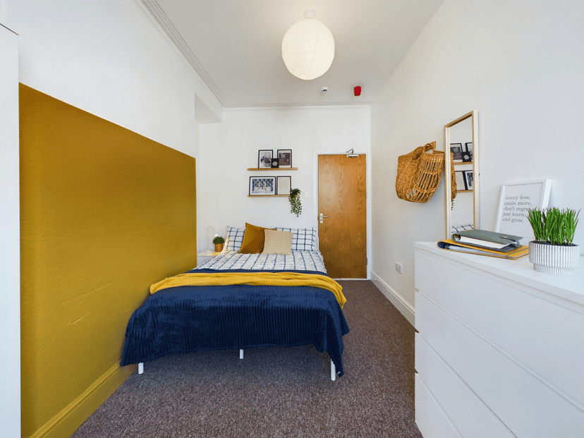 Gwydr Crescent, Uplands, Swansea - Image 11