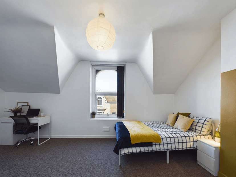 Gwydr Crescent, Uplands, Swansea - Image 19