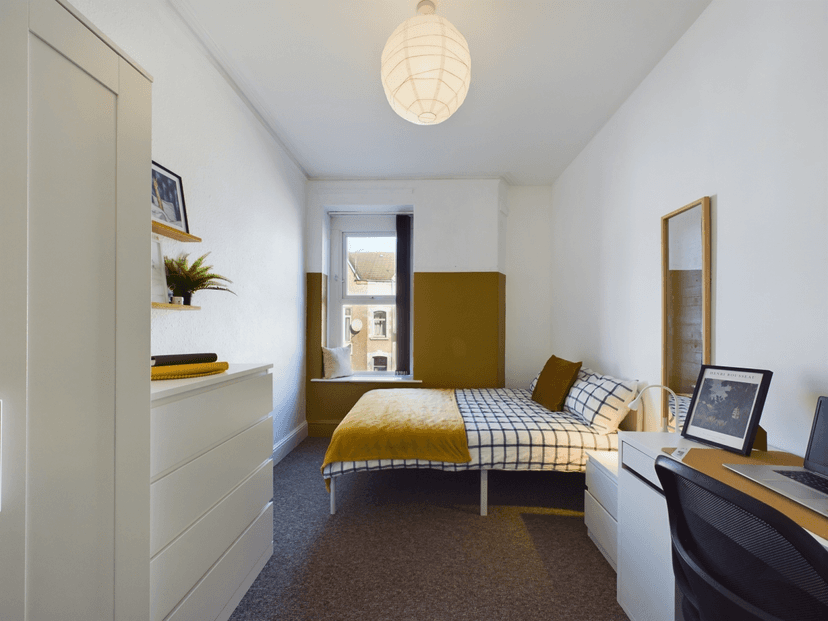 Gwydr Crescent, Uplands, Swansea - Image 27