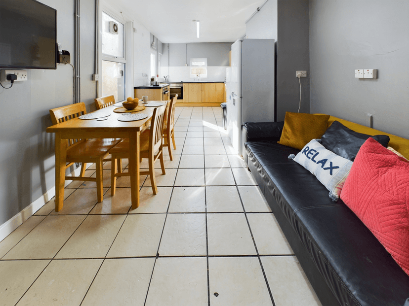 Gwydr Crescent, Uplands, Swansea - Image 31