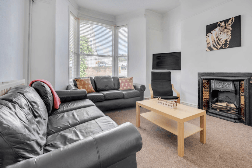 17 Gwydr Crescent, Uplands, Swansea - Image 2