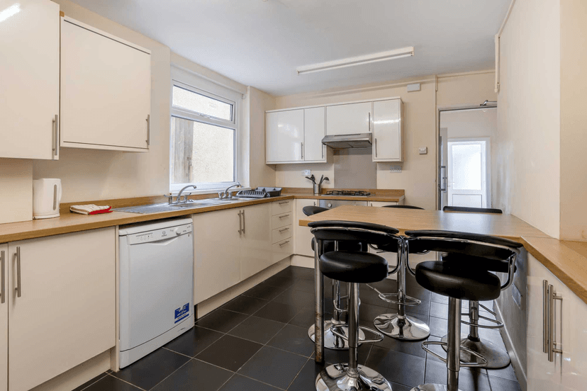 19 Gwydr Crescent, Uplands, Swansea - Image 2