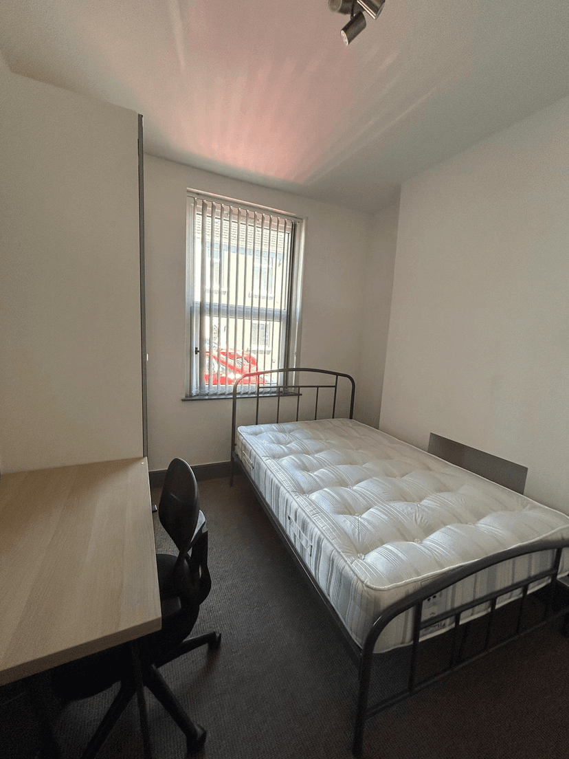 Cambridge Street, Uplands - Image 11