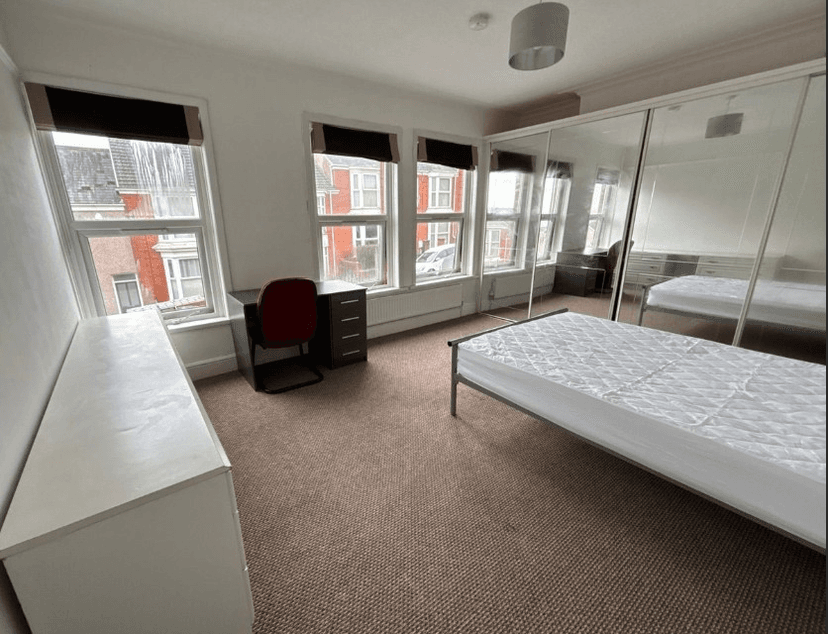 Hawthorne Avenue, Uplands - Image 10