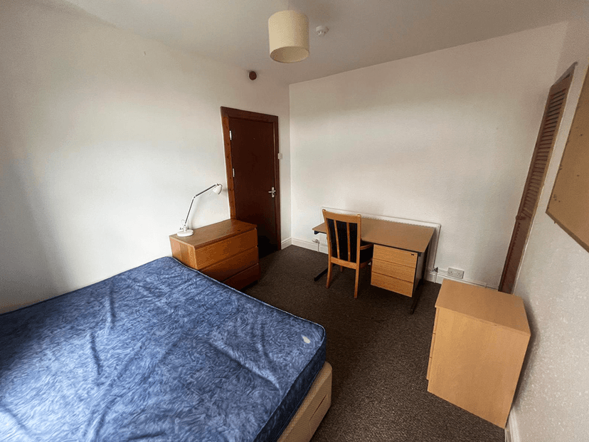 Victoria Terrace, Swansea - Image 4