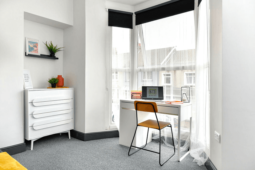 77 Rhyddings Park Road  Brynmill - Image 4