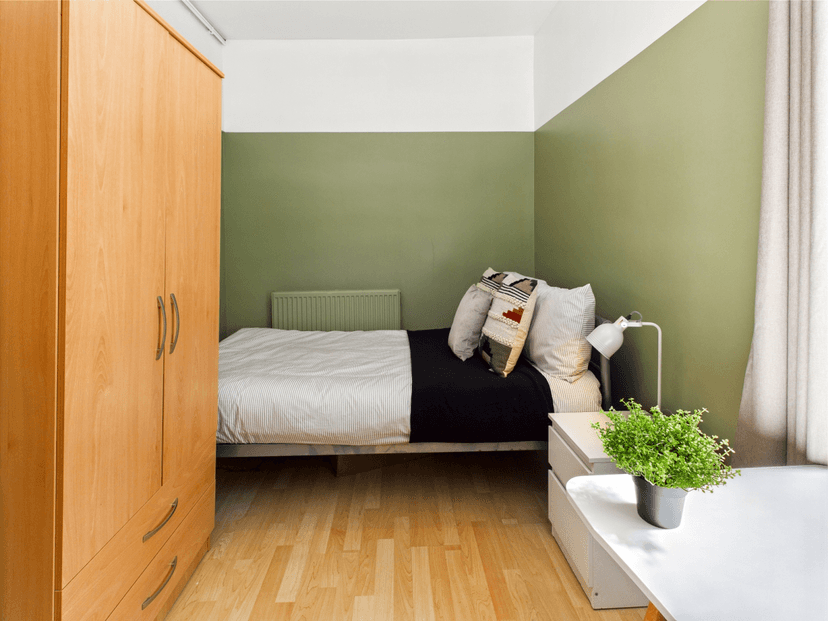 21 Waterloo Place  Brynmill Swansea SA2 0DE - Image 2