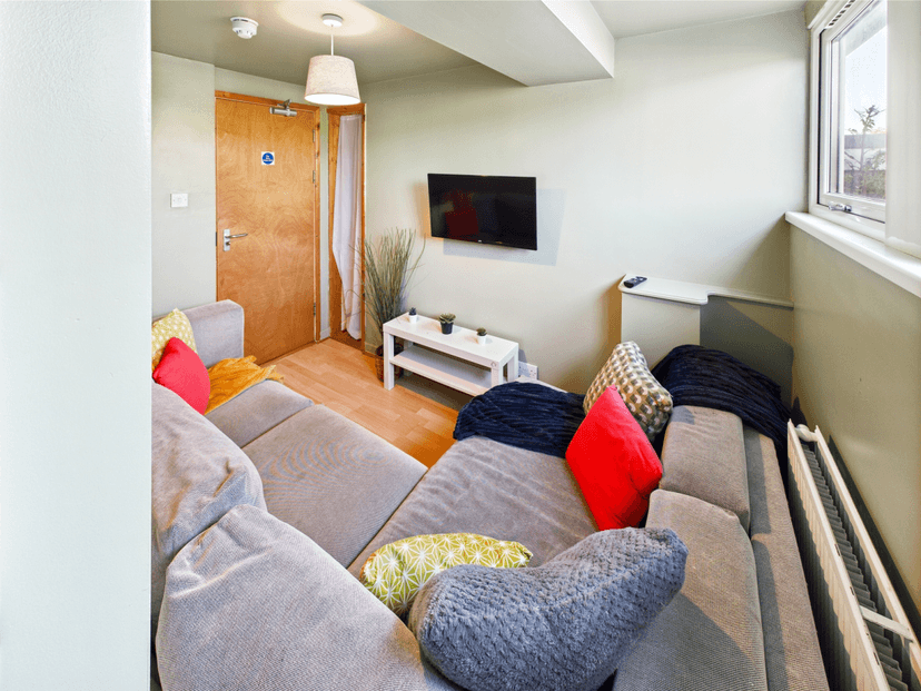 21 Waterloo Place  Brynmill Swansea SA2 0DE - Image 33