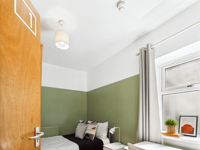 21 Waterloo Place  Brynmill Swansea SA2 0DE - Image 36