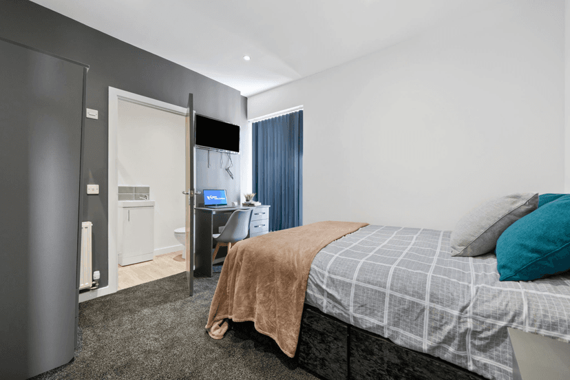 73 Walter Road, Swansea - Image 3