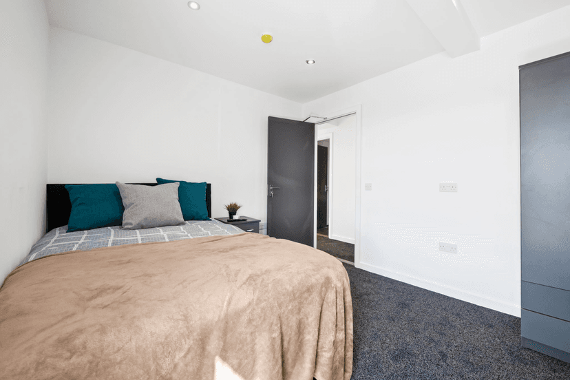 73 Walter Road, Swansea - Image 9