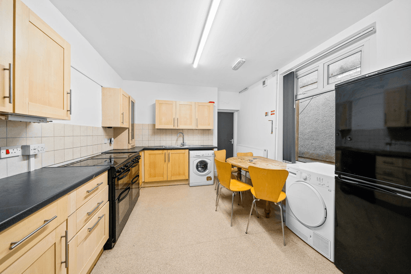 11 Eaton Crescent, Swansea - Image 6